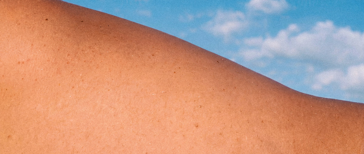 banners-skin-shoulder-sky